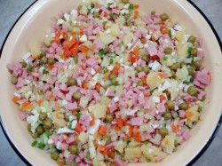 название картинки Салат Зимний со свежими огурцами