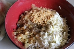 название картинки Зразы из тилапии в беконе с овощным салатом