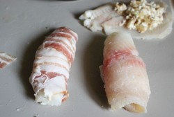 название картинки Зразы из тилапии в беконе с овощным салатом