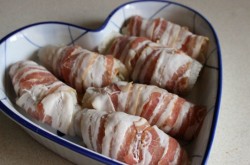 название картинки Зразы из тилапии в беконе с овощным салатом