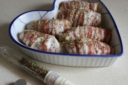 название картинки Зразы из тилапии в беконе с овощным салатом