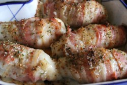 название картинки Зразы из тилапии в беконе с овощным салатом