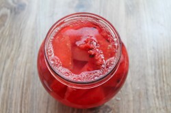 Арбузы в банках на зиму без стерилизации - шаг 5