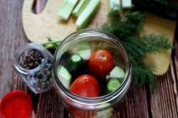 Ассорти с кабачками помидорами и огурцами на зиму - шаг 4