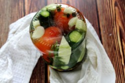 Ассорти с кабачками помидорами и огурцами на зиму - шаг 8