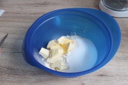 Баварские пирожные бисквитно песочные - шаг 1