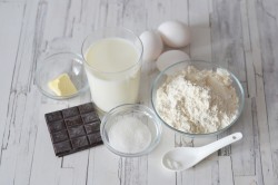 Торт из шоколадных блинов с творожным кремом - шаг 1 Торт из шоколадных блинов с творожным кремом - шаг 1