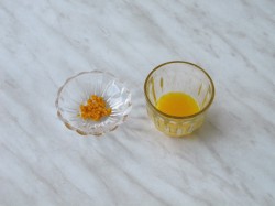 Булочки-розочки с яблоками из дрожжевого теста - шаг 10 Булочки-розочки с яблоками из дрожжевого теста - шаг 10