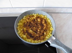 Булочки-розочки с яблоками из дрожжевого теста - шаг 14 Булочки-розочки с яблоками из дрожжевого теста - шаг 14
