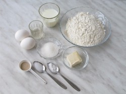 Булочки-розочки с яблоками из дрожжевого теста - шаг 1 Булочки-розочки с яблоками из дрожжевого теста - шаг 1