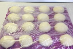 Булочки с изюмом и глазурью - шаг 15 Булочки с изюмом и глазурью - шаг 15