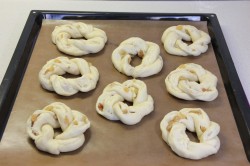 Булочки с изюмом и глазурью - шаг 20 Булочки с изюмом и глазурью - шаг 20