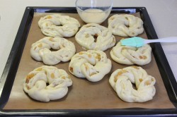 Булочки с изюмом и глазурью - шаг 22 Булочки с изюмом и глазурью - шаг 22