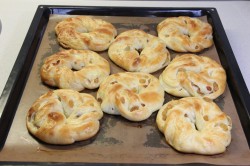 Булочки с изюмом и глазурью - шаг 23 Булочки с изюмом и глазурью - шаг 23