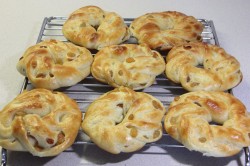 Булочки с изюмом и глазурью - шаг 24 Булочки с изюмом и глазурью - шаг 24