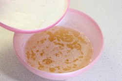 Булочки с изюмом и глазурью - шаг 6 Булочки с изюмом и глазурью - шаг 6