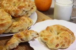 Булочки с изюмом и глазурью - шаг 28 Булочки с изюмом и глазурью - шаг 28