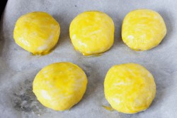 Булочки с яблоками из дрожжевого теста - шаг 12