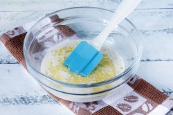 Булочки с яблоками из дрожжевого теста - шаг 2