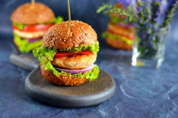 Бургер с курицей - Чикенбургер - шаг 10