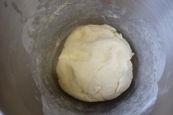 Быстрое дрожжевой тесто на молоке - шаг 5 Быстрое дрожжевой тесто на молоке - шаг 5