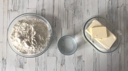 Быстрый торт Наполеон - шаг 1 Быстрый торт Наполеон - шаг 1