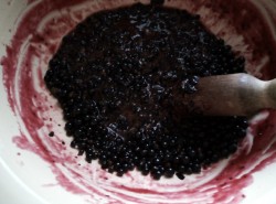 Черная смородина протертая с сахаром без варки на зиму - шаг 3 Черная смородина протертая с сахаром без варки на зиму - шаг 3
