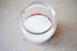 Домашняя настойка на вишне на самогоне - шаг 3