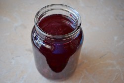 Домашняя настойка на вишне на самогоне - шаг 5