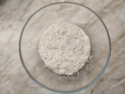 Дрожжевое тесто с маком - шаг 3 Дрожжевое тесто с маком - шаг 3