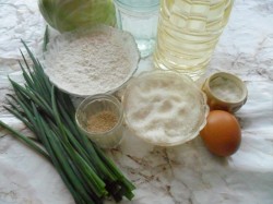 Дрожжевые пирожки с капустой и яйцом в духовке - шаг 1 Дрожжевые пирожки с капустой и яйцом в духовке - шаг 1