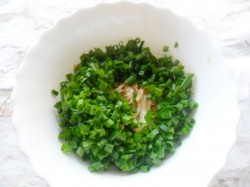 Дрожжевые пирожки с капустой и яйцом в духовке - шаг 5 Дрожжевые пирожки с капустой и яйцом в духовке - шаг 5