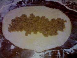 Дрожжевые пирожки с картошкой и печенью - шаг 5