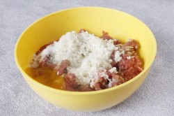 Ежики из фарша в кастрюле - шаг 3