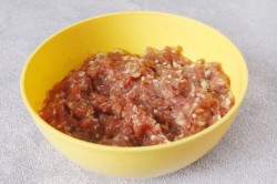 Ежики из фарша в кастрюле - шаг 4