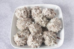 Ежики из фарша в кастрюле - шаг 8