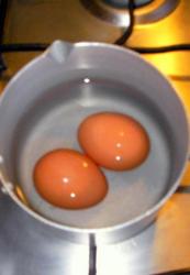 Сырные шарики из крабовых палочек новогодние - шаг 2