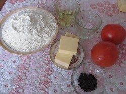 Галета с помидорами и сыром - шаг 1 Галета с помидорами и сыром - шаг 1