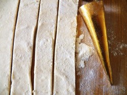 Гата и трубочки из слоеного теста - шаг 19
