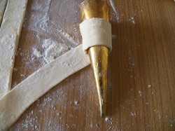 Гата и трубочки из слоеного теста - шаг 20