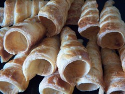 Гата и трубочки из слоеного теста - шаг 23