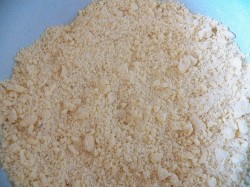 Гата и трубочки из слоеного теста - шаг 4