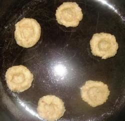 Глазурь для торта с ореховыми шариками - шаг 5 Глазурь для торта с ореховыми шариками - шаг 5