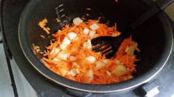 Гороховый суп пюре в мультиварке с базиликом и без мяса - шаг 2 Гороховый суп пюре в мультиварке с базиликом и без мяса - шаг 2