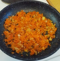 Гороховый суп с копченостями в мультиварке - шаг 4 Гороховый суп с копченостями в мультиварке - шаг 4