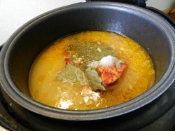 Гороховый суп с копчеными ребрышками в мультиварке - шаг 8 Гороховый суп с копчеными ребрышками в мультиварке - шаг 8