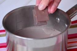 Горячий шоколад с халвой - шаг 4 Горячий шоколад с халвой - шаг 4