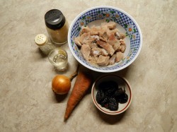 Говядина с черносливом в духовке - шаг 1