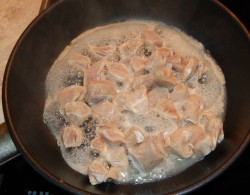 Говядина с черносливом в духовке - шаг 3