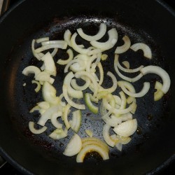 Говядина с черносливом в духовке - шаг 8